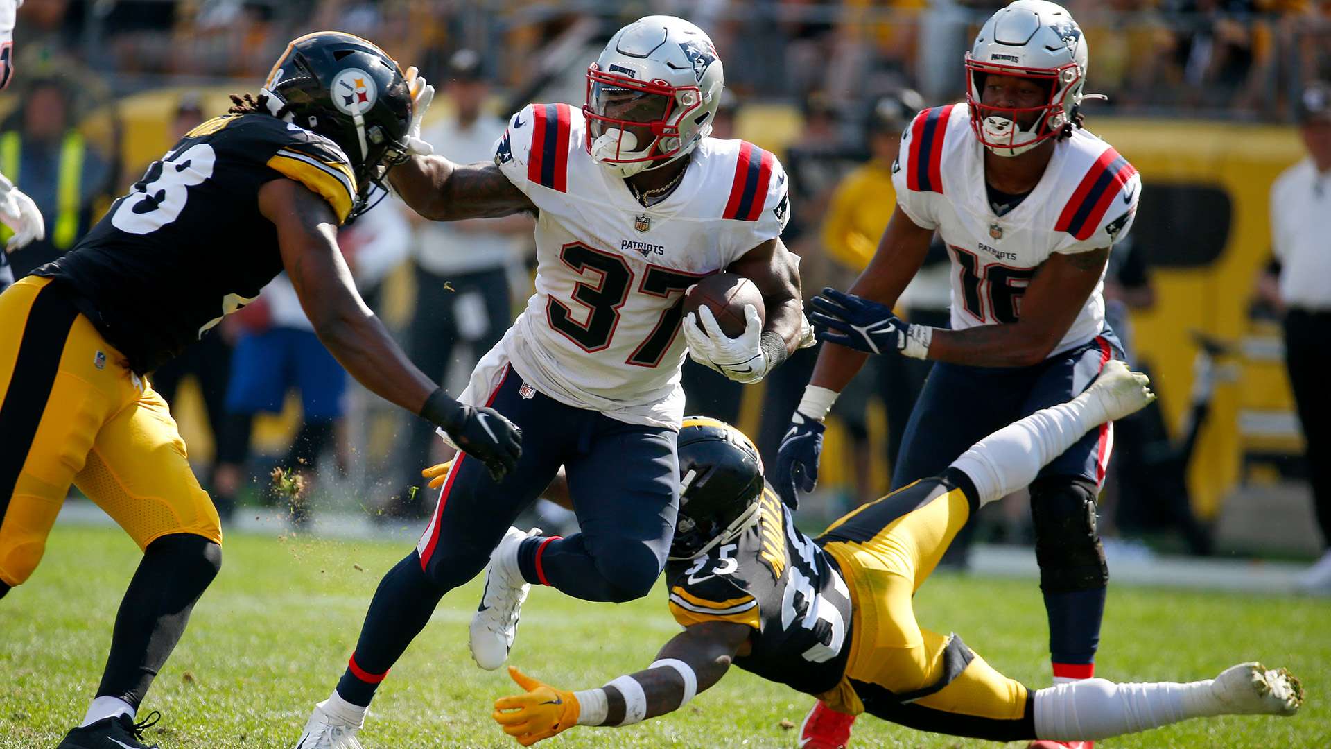 馬丁內斯重返河床 結束利雅得勝利生涯.